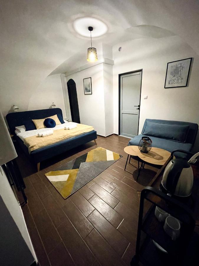 Hotel Dorfel à Košice Extérieur photo