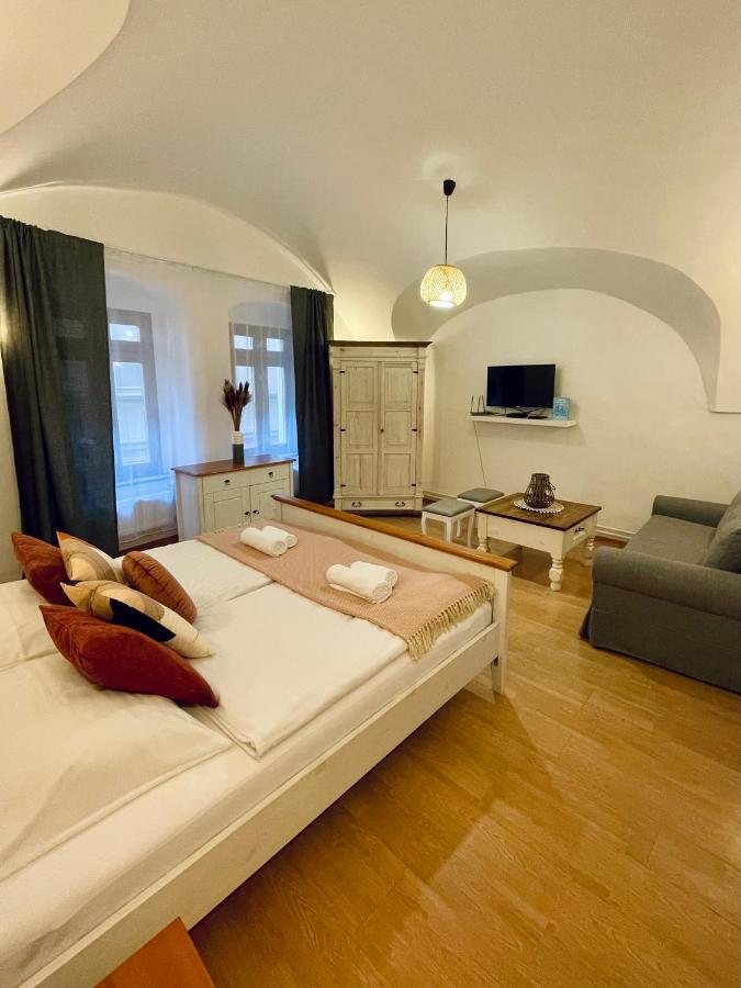 Hotel Dorfel à Košice Extérieur photo