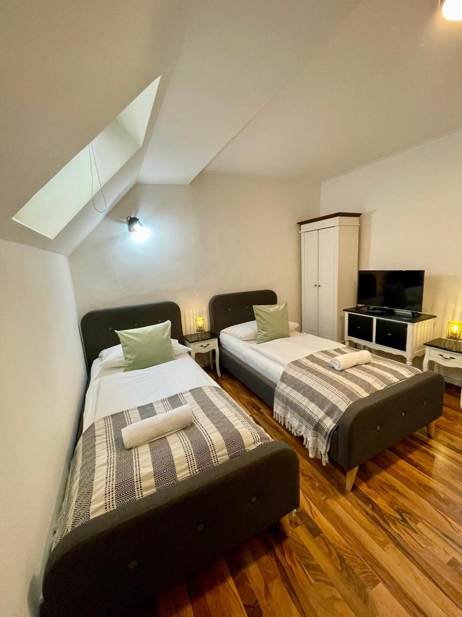 Hotel Dorfel à Košice Extérieur photo